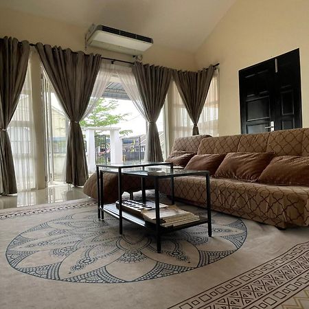 D Jannah Homestay Seri Iskandar Perak Extérieur photo